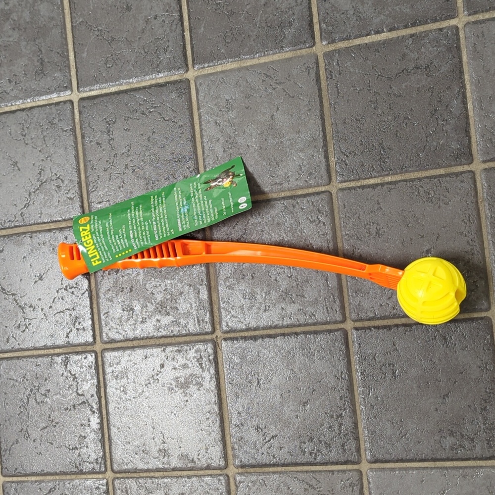 Flingerz dog toy NEW!